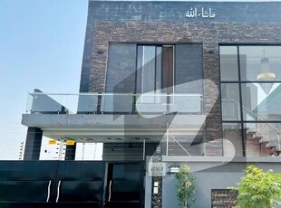 10 Marla Slightly used House Modern Design Available For Sale In DHA Phase 7 Y Block DHA Phase 7 Block Y