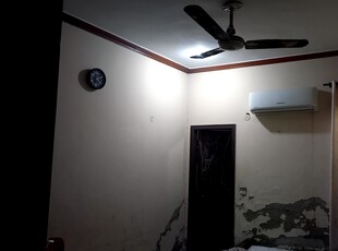 120 Ft² Room for Rent In Model Town Extension, Lahore
