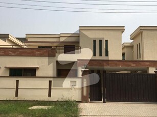 14 Marla Facing Park SD House For Sale In PAF Falcon Complex Gulberg III Lahore PAF Falcon Complex