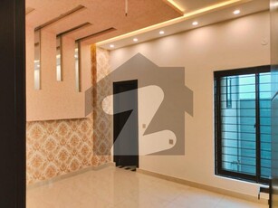 5 MARLA LIKE NEW HOUSE AVAILEBAL FOR RENT IN BAHRIA TOWN LAHORE Bahria Town Ghaznavi Block
