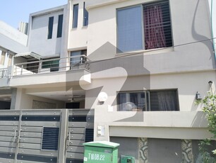 5 Marla used House Facing park With Gas For Sale In Sector C GARDENIA BLOCK Bahria Town Lahore Bahria Town Gardenia Block