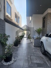 500 Yards Slighlty Used House Available For Sale DHA Phase 8 Zone A