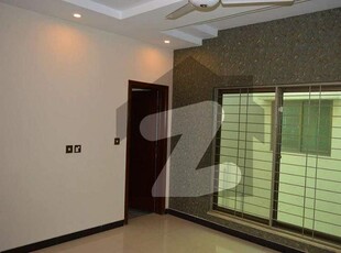 Beautiful 5 Marla Lower Portion For Rent In Park View City Lahore Park View City