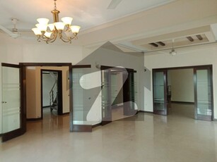 Commercial House Is Available For Rent 1 Kanal Gulberg 2