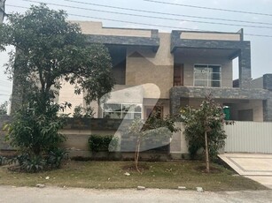 Ideally Located House Of 24 Marla Is Available For Sale In Faisalabad. Wapda City Block G