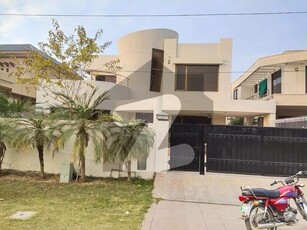 01 KANAL BEAUTIFUL HOUSE FOR SALE IN DHA PHASE 4. DHA Phase 4