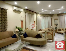 6 Bedroom House To Rent in Karachi