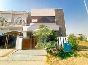 10 Marla Beautiful Design Modern Used House Available For Rent In Dha Phase 5 DHA Phase 5