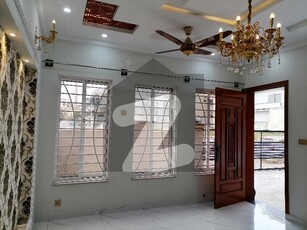 Highly-coveted 10 Marla Upper Portion Is Available In Pakistan Town - Phase 2 For rent Pakistan Town Phase 2