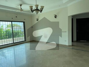 Hot Location 01 Kanal Corner House Proper Double Unit 2 Sides Gates Proper 2 Entrees For Sale In HH-Block DHA Phase 4 Lahore. DHA Phase 4 Block HH