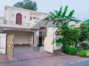 NEAR PARK WELL MAINTAINED HOT LOCATION BUNGALOW FOR SALE DHA Phase 4 Block GG