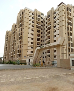 2250 Ft² Flat for Sale In University Road, Karachi