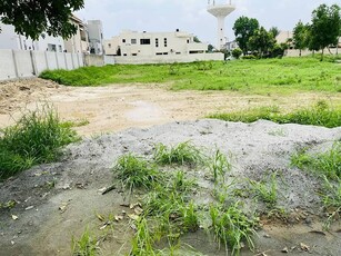 Prime Location 1 Kanal Facing Park Residential Plot 402 For Sale In DHA Phase 4 Block EE