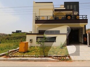 Stunning 5 Marla Designer House in DHA Phase 3, Islamabad. Modern luxury meets comfort in this elegant home. DHA Defence Phase 3