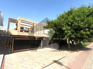 01 KANAL HOUSE FOR SALE AT MAIN BOULEVARD IN SECTOR B BAHRIA TOWN LAHORE Bahria Town Shaheen Block