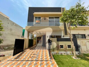 Near to Park 5 Marla Beautiful Luxury Modern House for Sale in DHA Phase 5 DHA Phase 5