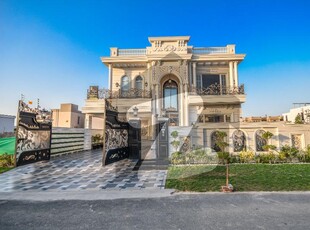 One Kanal Italian Artistry Eye Catching Luxurious Italian Villa Near Carrefour For Sale In DHA DHA Phase 7 Block Q