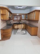 VIP Portion For Rent Fast Floor 3 Bed DD 400 Square Yard Gulshan-e-Iqbal Block 13/D-1