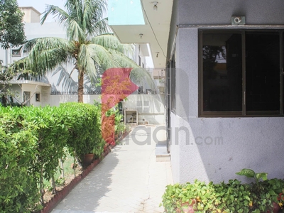 1200 ( sq.ft ) apartment for sale ( third floor ) in Mehran Apartments, Block 16, Gulshan-e-iqbal, Karachi