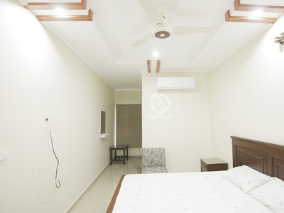 300 Ft² Room for Rent In Abdullah Gardens, Canal Road, Faisalabad