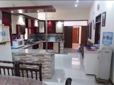 200 Yd² House for Sale In Model Colony, Karachi