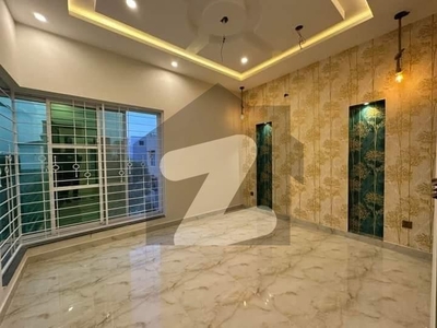 1 KANAL FULL HOUSE FURNISHED OR NON FURINSHED AVAILALBLE FOR RENT DHA Phase 3 Block W