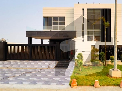 1 Kanal Modern Design House For Rent At Hot Location Near To Park & Commercial DHA Phase 3