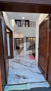 1 kanal well maintained used house for sale DHA Phase 4 Block CC