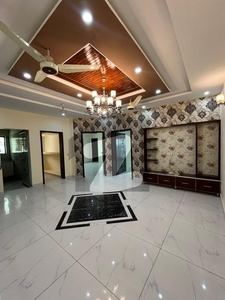 10 Marla Good Condition House For Sale at Very Ideal Location Bahria Town Lahore Bahria Town Overseas B