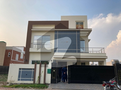 10 Marla House For Rent Bahria Town Sector C
