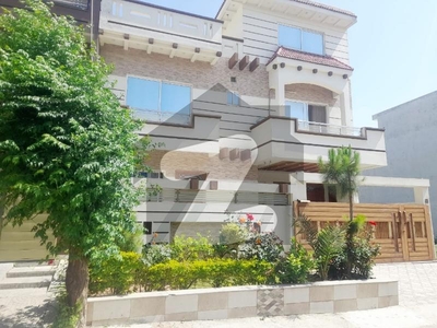 10 Marla Like Brand New House For Sale In G13/2 Islamabad G-13