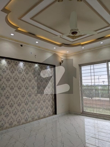 10 Marla Like New House With Gas Available For Rent In Bahria Town Lahore. Bahria Town Gulbahar Block