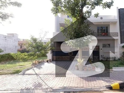 10 MARLA LUXURY DOUBLE STOREY BRAND NEW HOUSE FOR SALE ON MAIN DOUBLE ROAD F-17