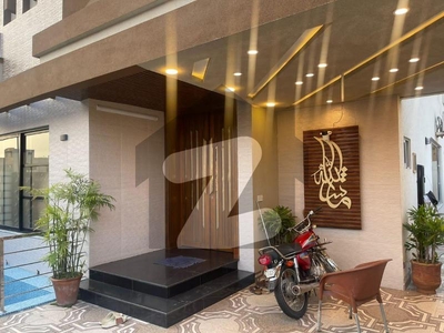 10 Marla Modern Hot Location House For Sale In Sector C ,Bahria Town Lahore Bahria Town Sector C