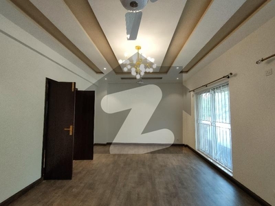 11-Marla 03-Bedroom's Luxury Brand New Flat Available For Rent. Askari 1