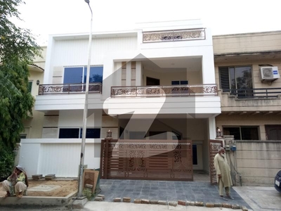 200 Sq Yard Brand New Luxury House Available For Sale E-11