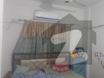 2ND FLOOR FLAT 2 BED LOUNGE AVAILABLE FOR RENT Gulshan-e-Iqbal Block 13/D-2