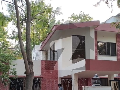 Double Storey 333 SY 4 Bedrooms House For Rent In F-8, Islamabad. F-8