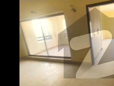 4 BEDROOM LAVISH BAHRIA APARTMENTS AVAILABLE ON RENT Bahria Apartments