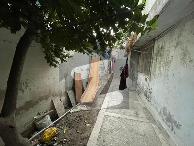 400 Yard 3 Side Corner House in Block 6, near Dacca Sweet, Gulshan-e-Iqbal. Gulshan-e-Iqbal Block 6