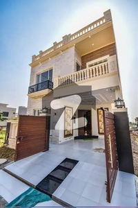 5 MARLA BRAND NEW HOUSE AVAILABLE FOR RENT DHA 9 Town