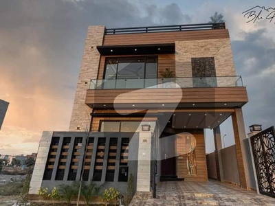 5 MARLA HOUSE FOR SALE IN BAHRIA TOWN LAHORE Bahria Town Sector C