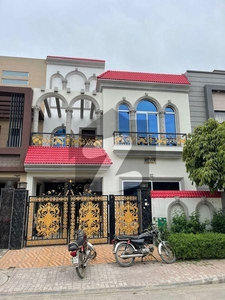 5 MARLA HOUSE FOR SALE IN BAHRIA TOWN LAHORE Bahria Town Sector E