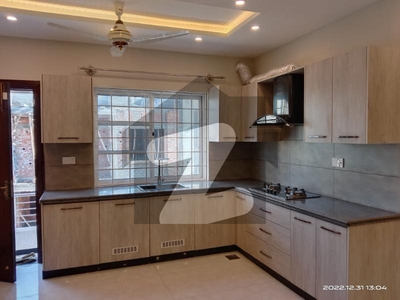 7 Marla Portion For Rent In Bahria Town Phase 8 One Portion Locked Bahria Town Phase 8