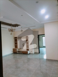 8 MARLA BEAUTIFULL LUXURY UPPER PORTION AVAILABLE FOR RENT AT VERY HOT LOCATION IN ALI BLOCK BAHRIA TOWN LAHORE NEAR SCHOOL PARK MASJID AND SUPER MARKET Bahria Town Ali Block