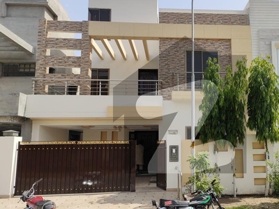8 Marla Renovated House In Bahria Town Usman Block Bahria Town Usman Block