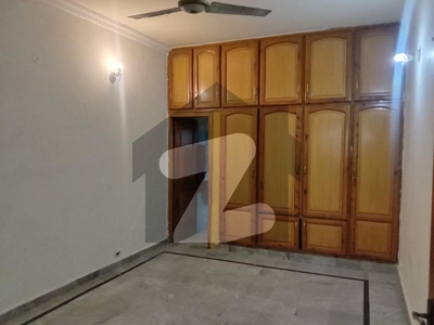 8 Marla Upper Portion Available For Rent In H3 Block Near Canal Road Lahore Johar Town Phase 2