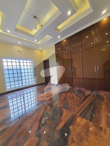 9000 Square Feet Commercial House In Stunning Gulberg Is Available For Sale Gulberg