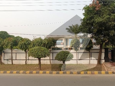 A 2 Kanal Fully Furnished Main Double Road House In DHA Phase 3, Lahore DHA Phase 3 Block W