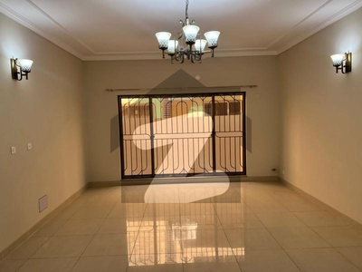 A BEAUTIFUL HOUSE FOR SALE THREE BEDROOMS VERY HOT LOCATION Askari 10 Sector E